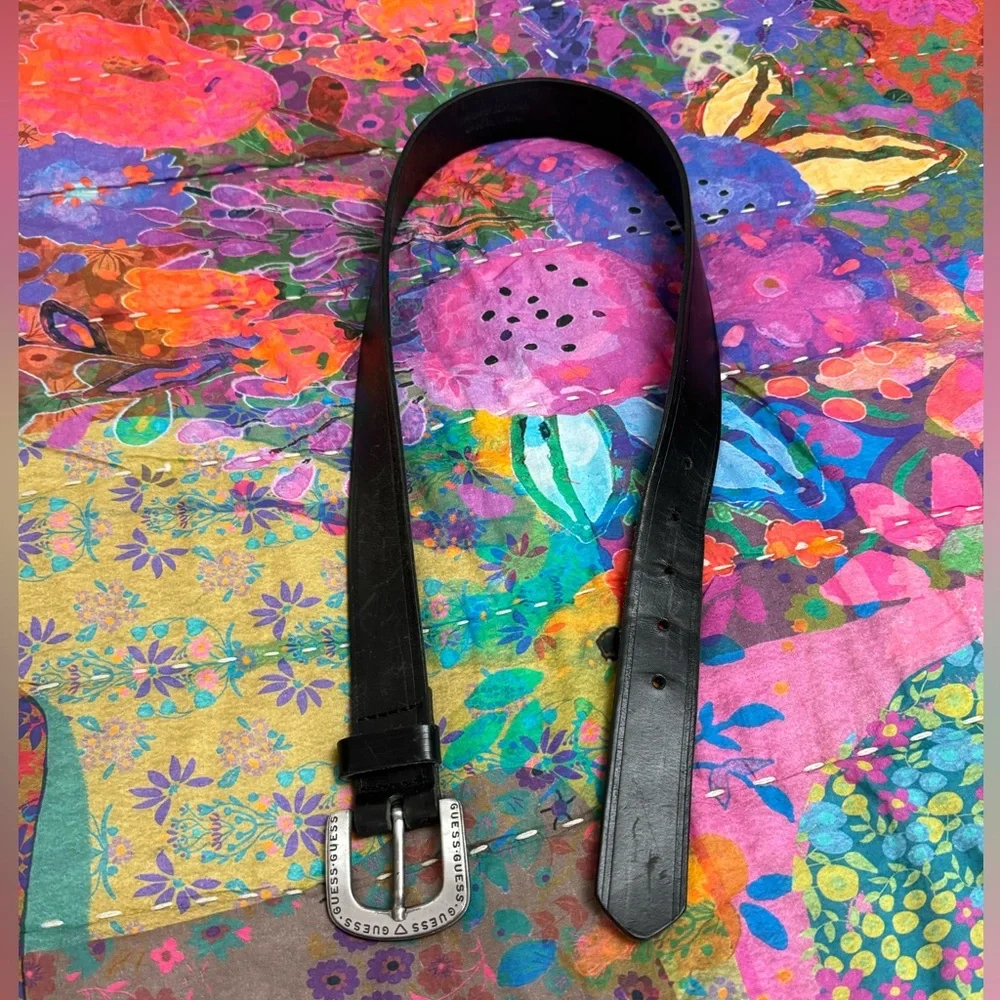 Guess ? USA Vintage Black Leather Belt Distressed Retro Silver Buckle Size M